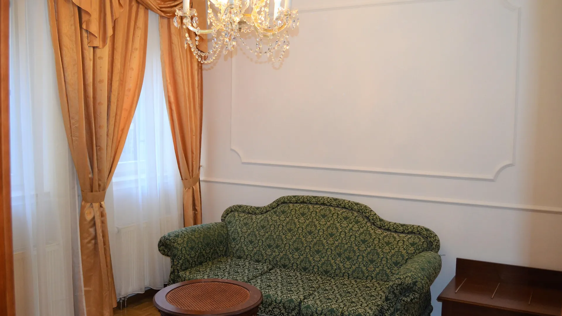 Hotel Renesance Krasna Kralovna Karlovy Vary 4*,